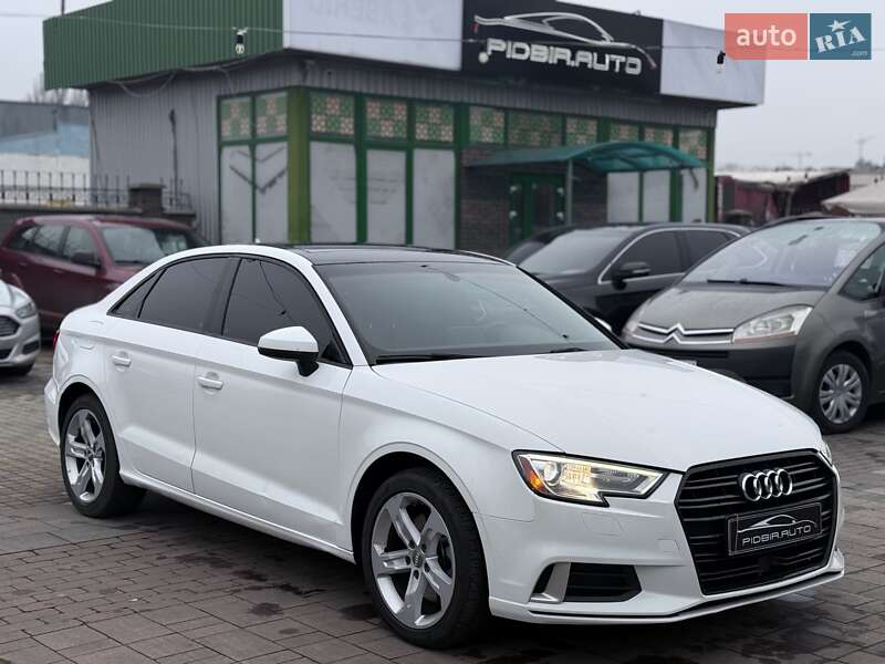Седан Audi A3 2017 в Киеве