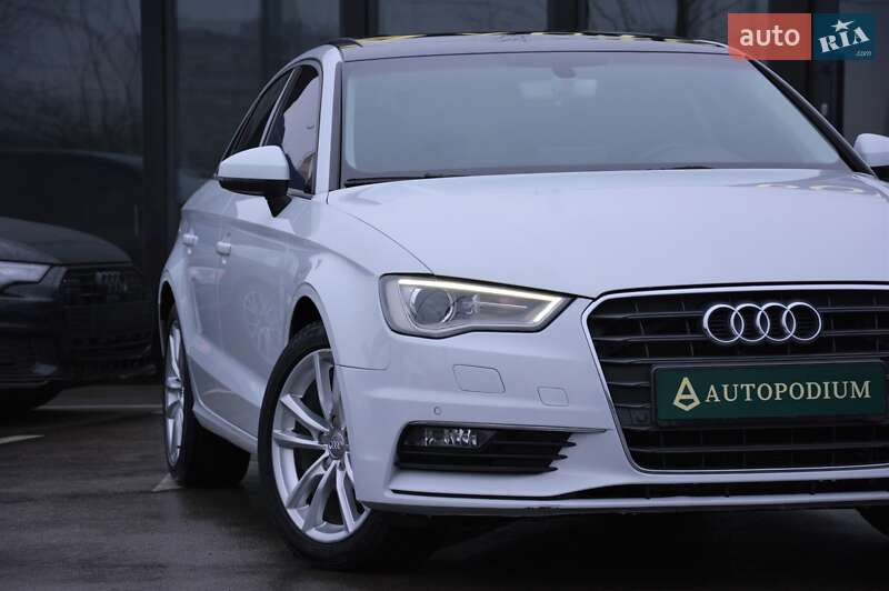 Седан Audi A3 2016 в Киеве