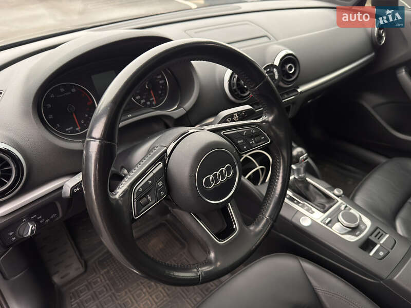 Седан Audi A3 2016 в Чернигове