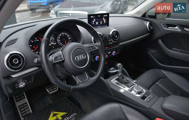 Седан Audi A3 2016 в Киеве