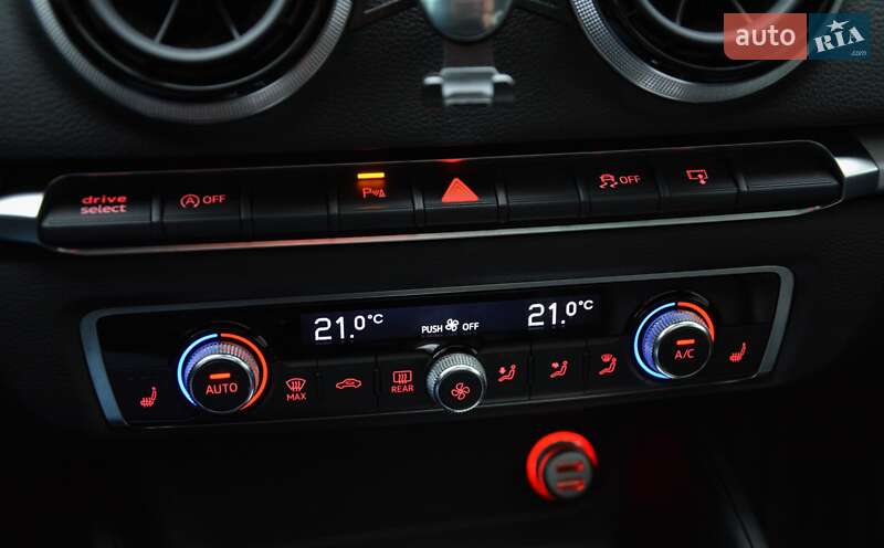 Седан Audi A3 2016 в Киеве