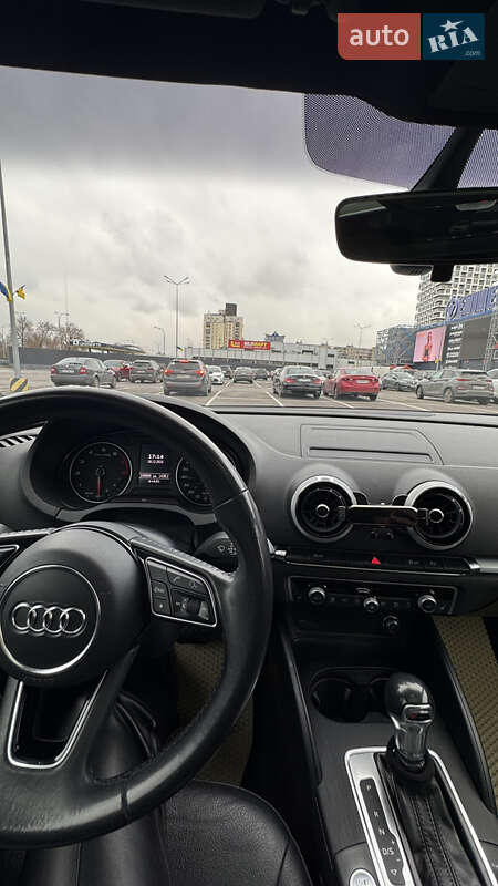 Седан Audi A3 2018 в Киеве