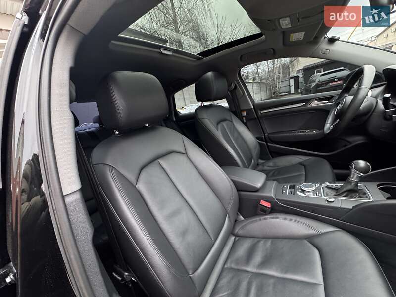 Седан Audi A3 2018 в Виннице