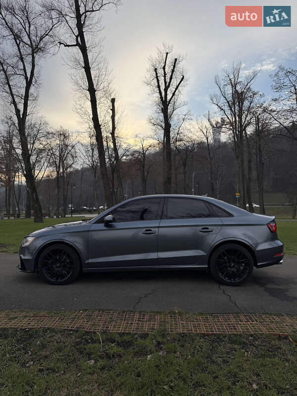 Седан Audi A3 2015 в Киеве