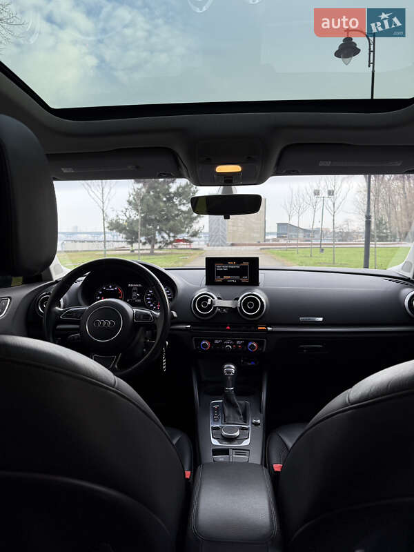 Седан Audi A3 2015 в Киеве