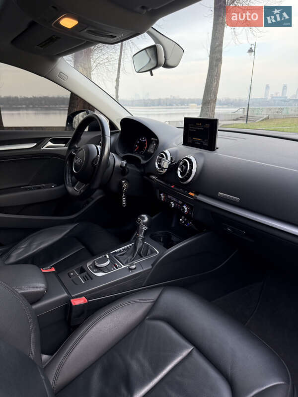 Седан Audi A3 2015 в Киеве