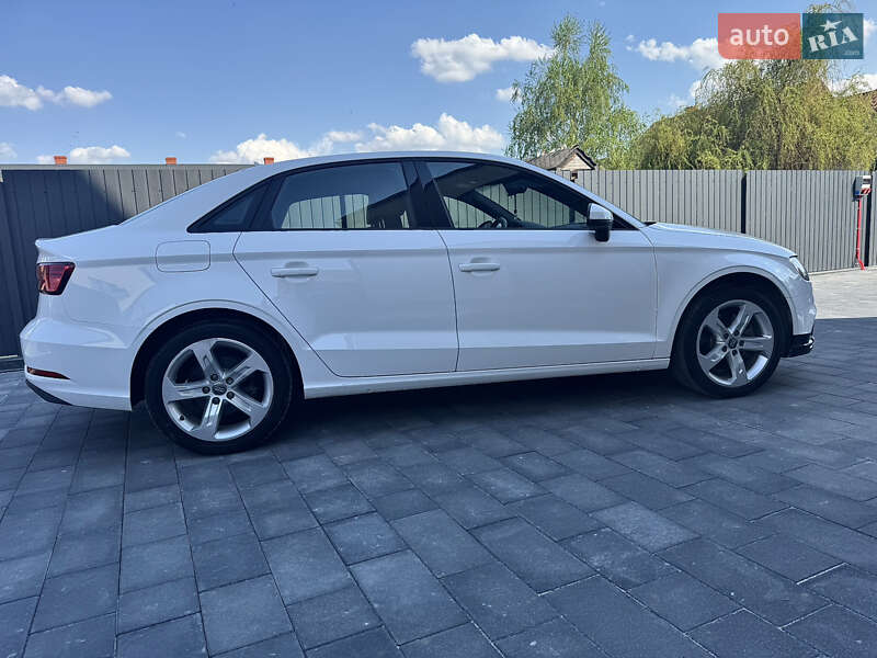 Седан Audi A3 2017 в Коломые