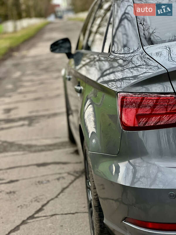 Седан Audi A3 2017 в Рівному