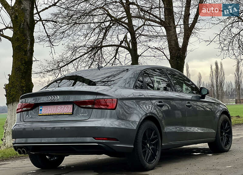 Седан Audi A3 2017 в Рівному