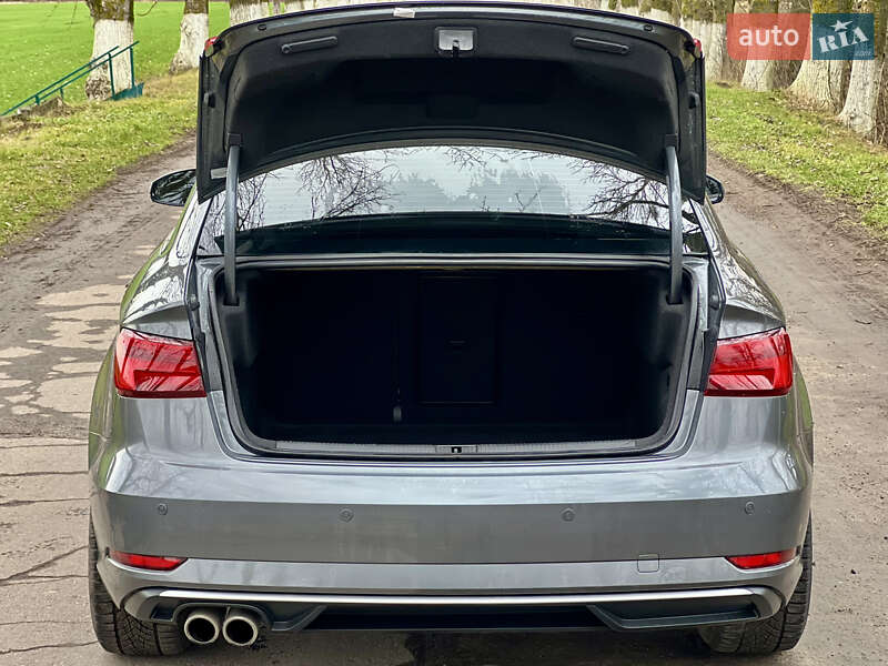 Седан Audi A3 2017 в Рівному