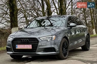 Седан Audi A3 2017 в Рівному