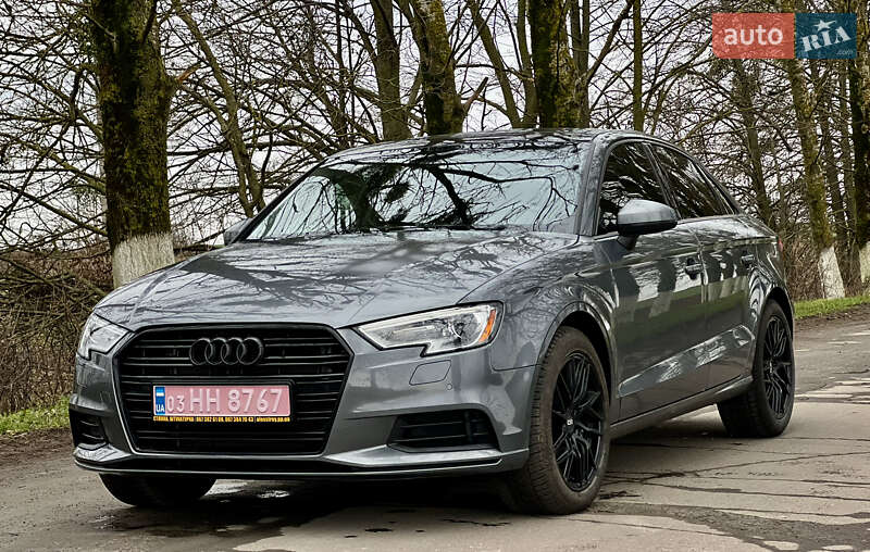 Седан Audi A3 2017 в Рівному