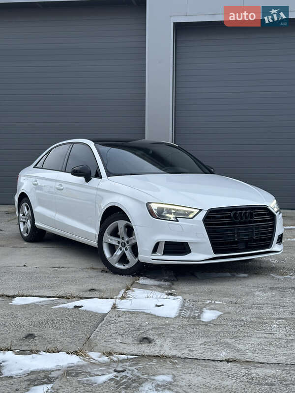 Седан Audi A3 2017 в Ивано-Франковске