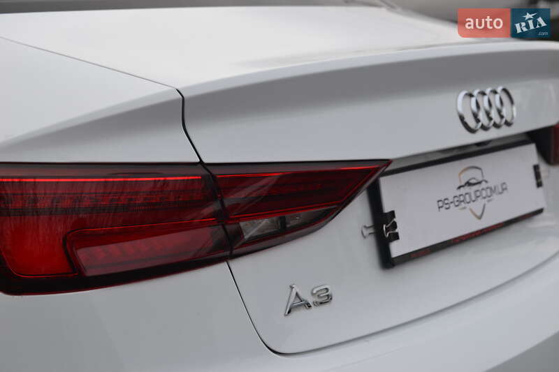 Седан Audi A3 2017 в Луцке
