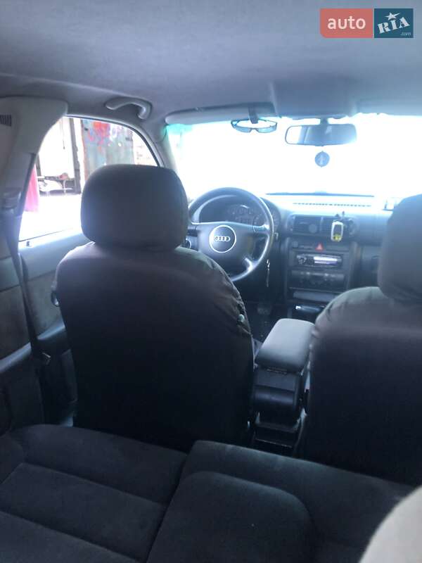 Хэтчбек Audi A3 2000 в Черняхове