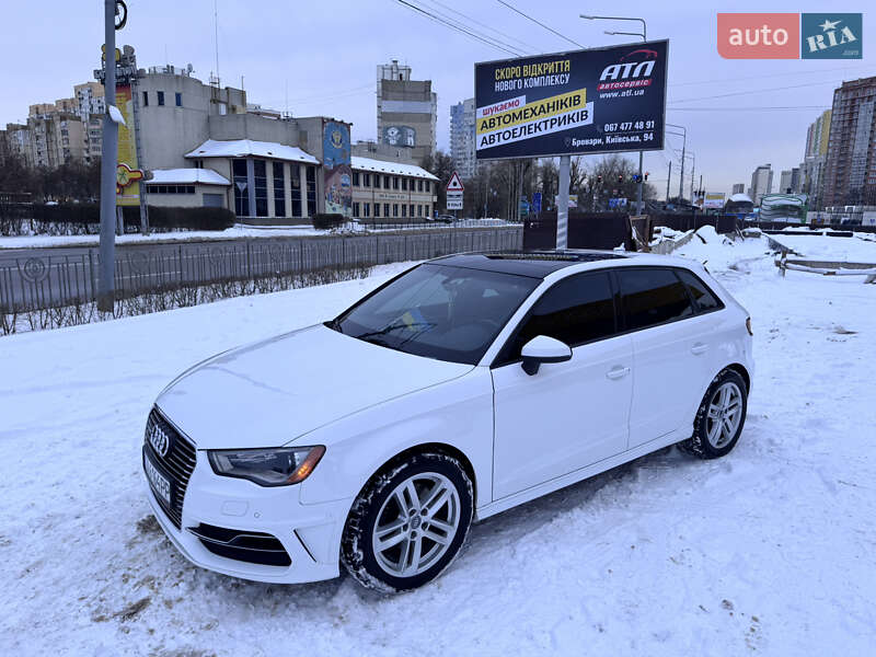 Хэтчбек Audi A3 2016 в Киеве