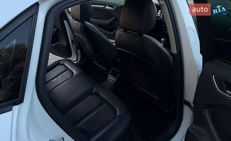 Седан Audi A3 2016 в Черкассах