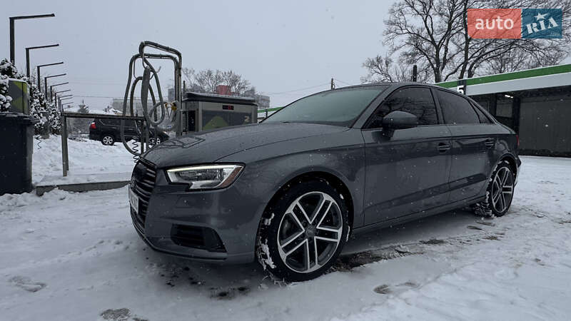 Седан Audi A3 2017 в Ізюмі