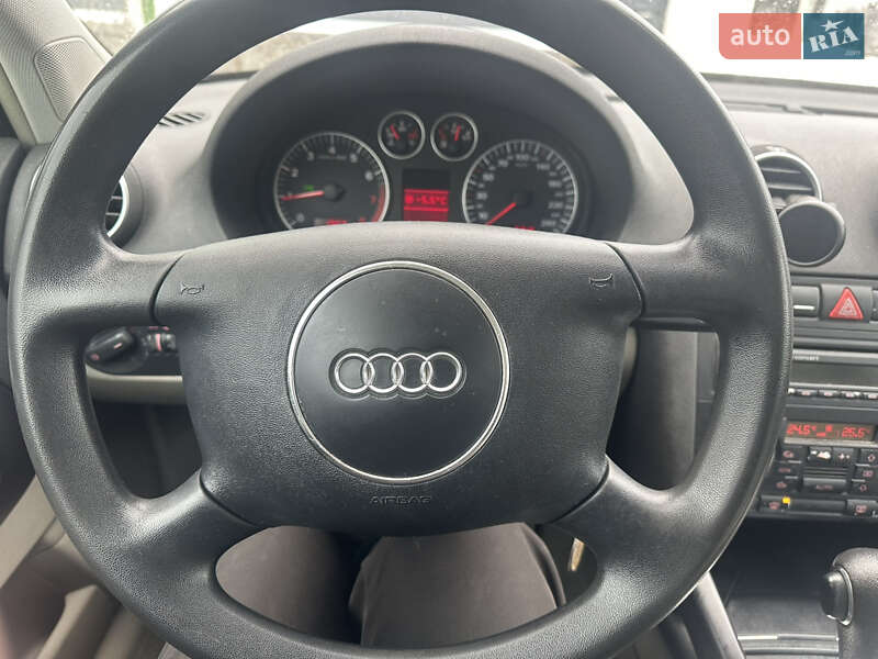Хэтчбек Audi A3 2004 в Рахове
