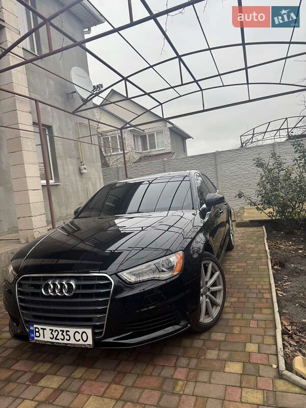 Седан Audi A3 2015 в Николаеве