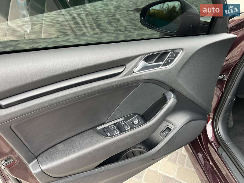 Седан Audi A3 2014 в Киеве