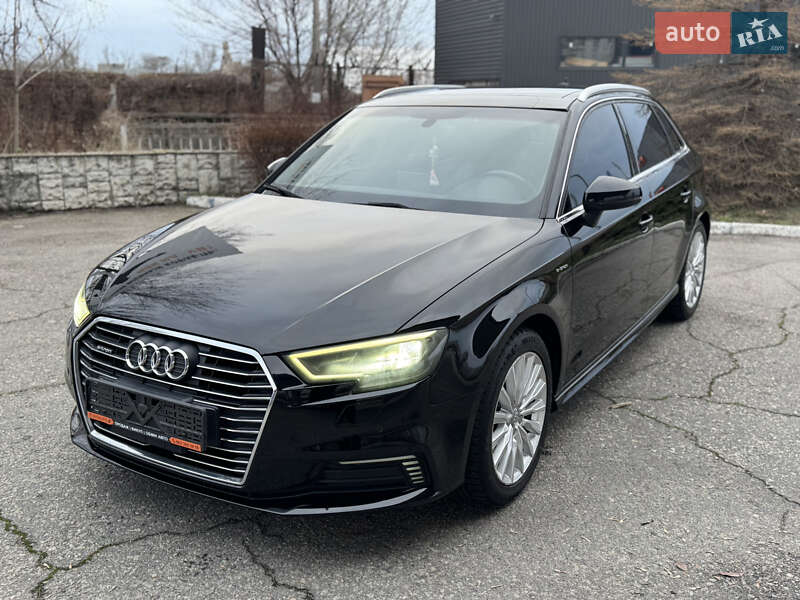 2017 Audi A3, VIN WAUTPBFF8HA043990:plate — фото 1 (autoria)