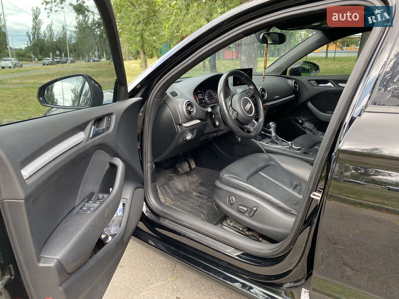 Седан Audi A3 2015 в Киеве