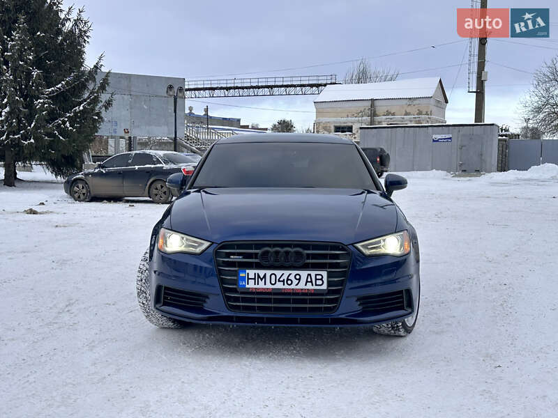 Седан Audi A3 2014 в Ромнах