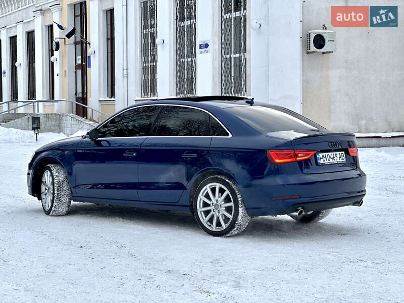 Седан Audi A3 2014 в Ромнах