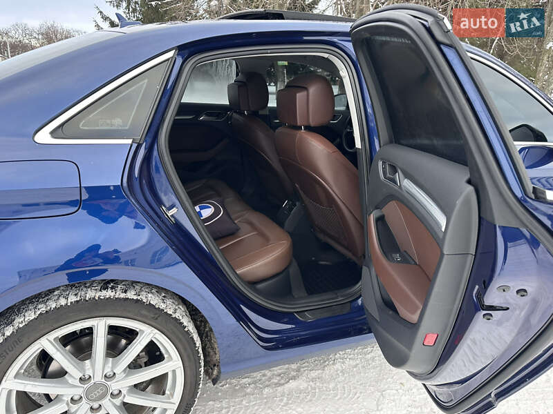 Седан Audi A3 2014 в Ромнах