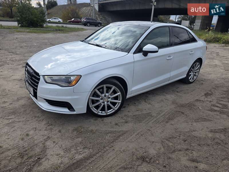 Седан Audi A3 2014 в Днепре