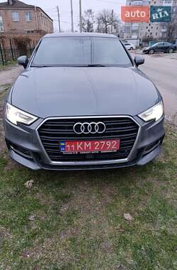 Седан Audi A3 2018 в Кропивницком