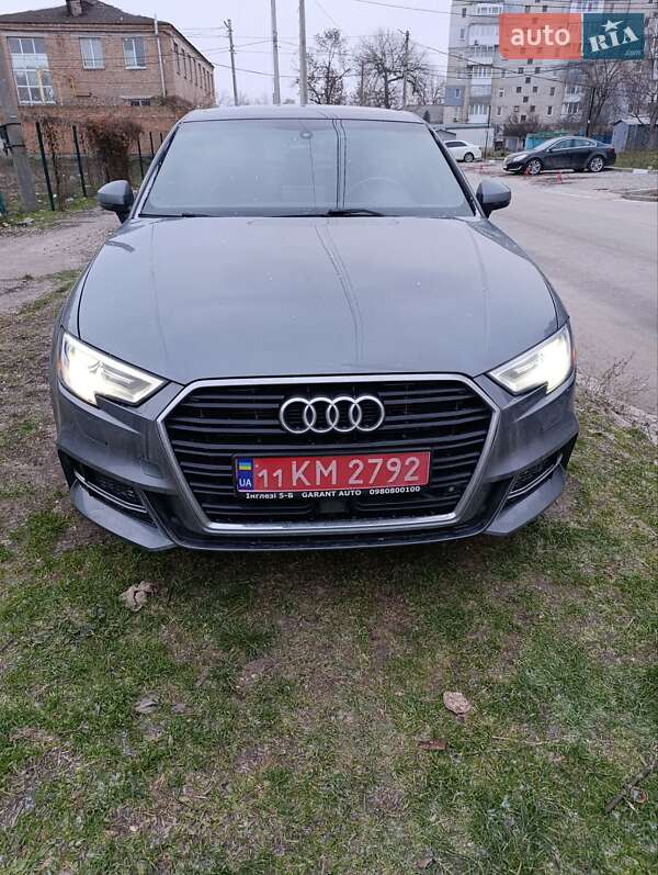 Седан Audi A3 2018 в Кропивницком