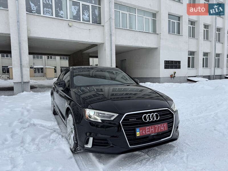Седан Audi A3 2017 в Староконстантинове