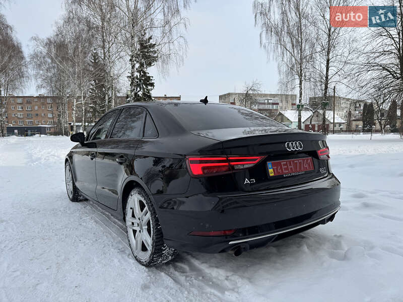 Седан Audi A3 2017 в Староконстантинове