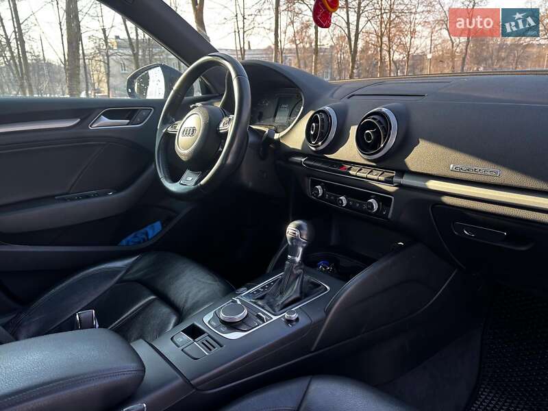 Седан Audi A3 2016 в Запорожье