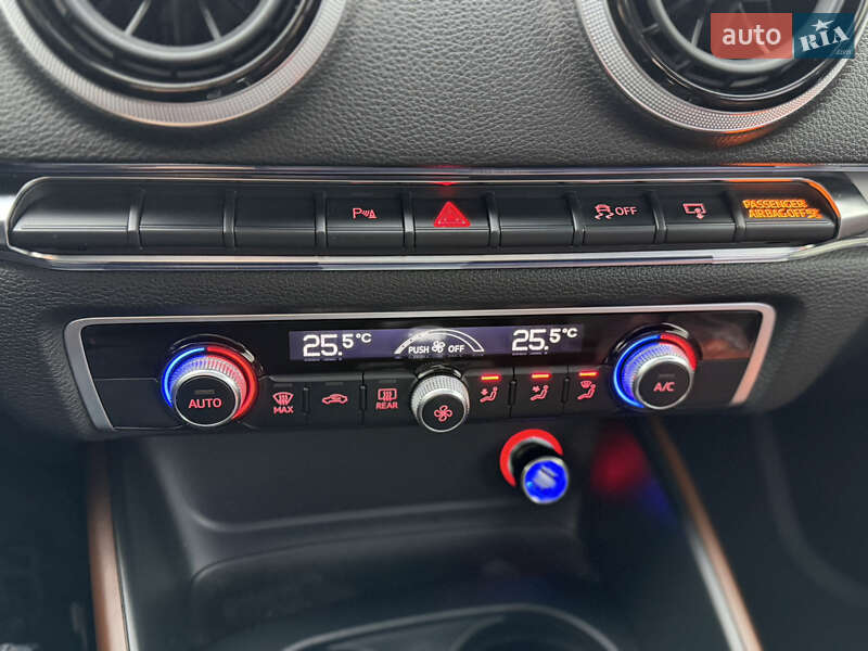 Седан Audi A3 2016 в Харькове