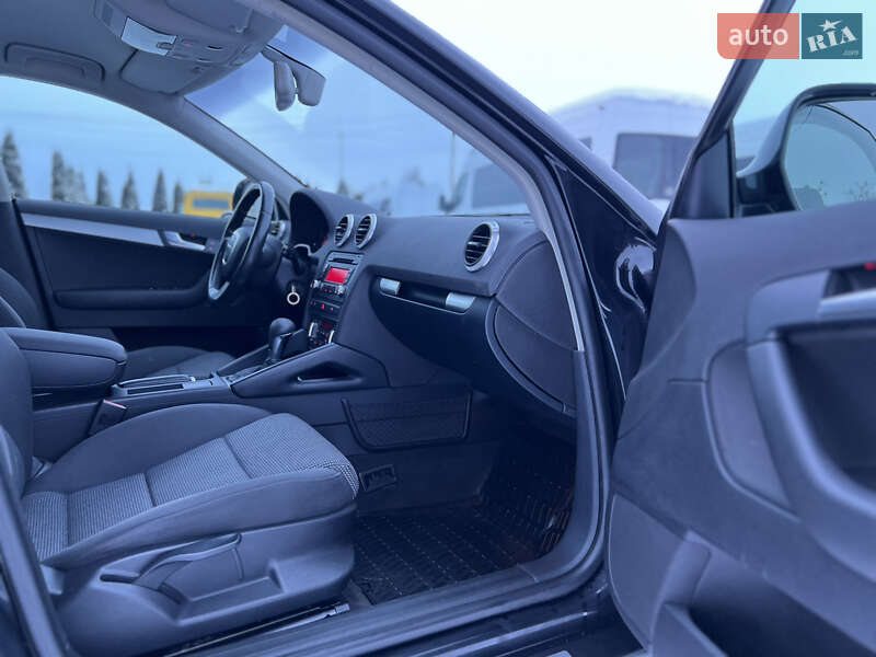 Хэтчбек Audi A3 2009 в Староконстантинове