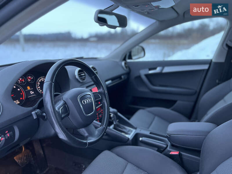 Хэтчбек Audi A3 2009 в Староконстантинове