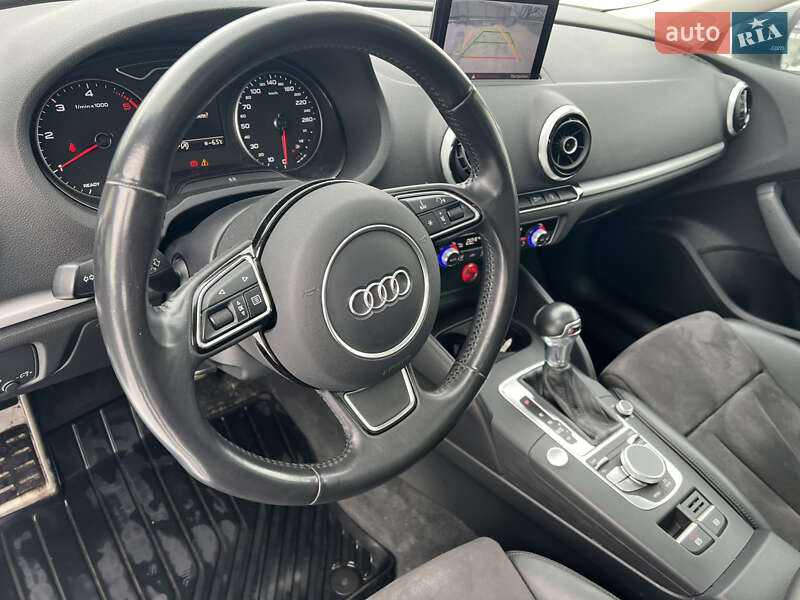 Хэтчбек Audi A3 2016 в Запорожье