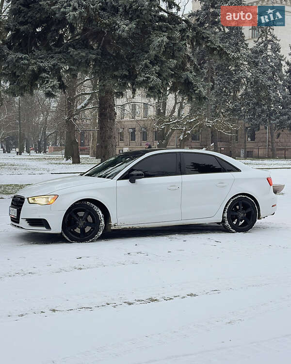 Седан Audi A3 2015 в Одесі