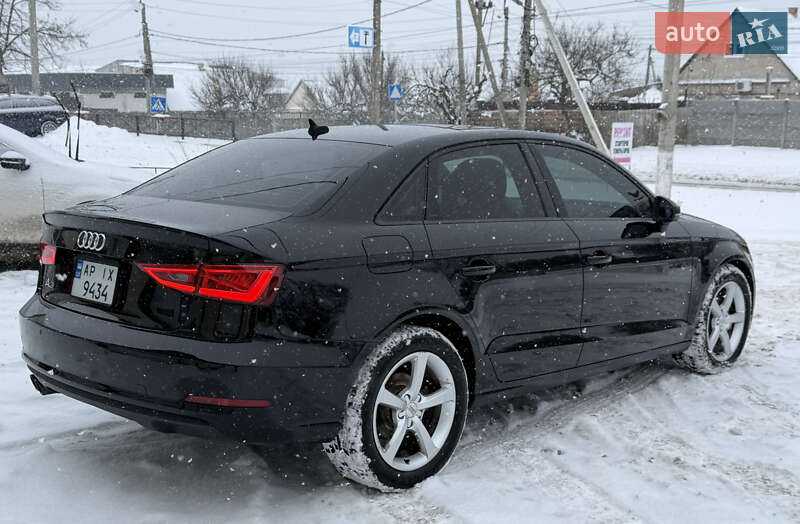 Седан Audi A3 2015 в Запоріжжі