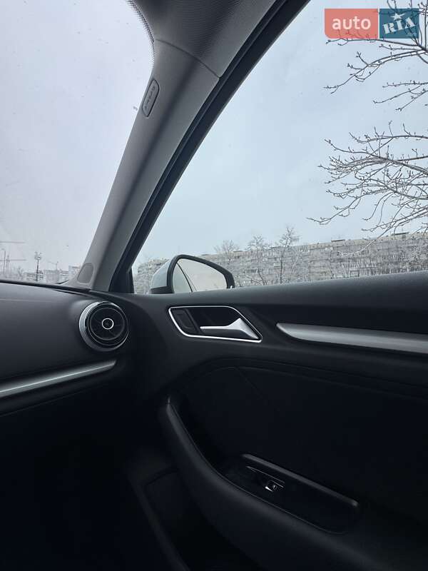 Хэтчбек Audi A3 2015 в Киеве