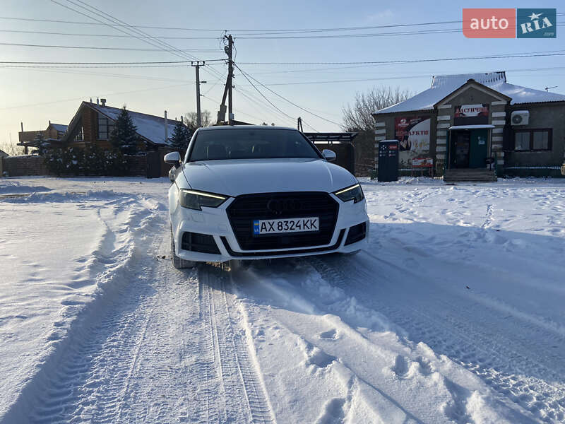 Седан Audi A3 2018 в Харькове