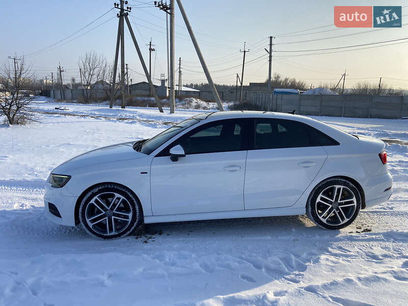 Седан Audi A3 2018 в Харькове