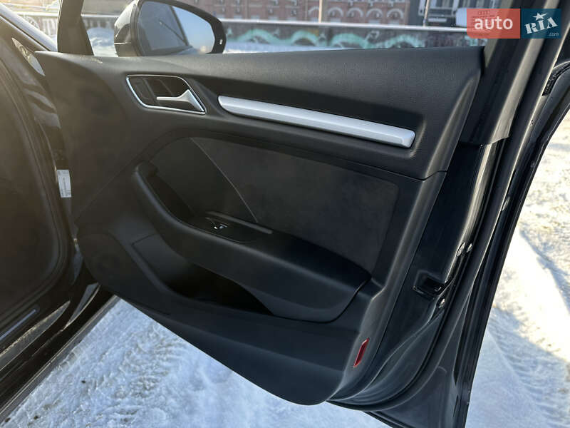 Хетчбек Audi A3 2016 в Києві