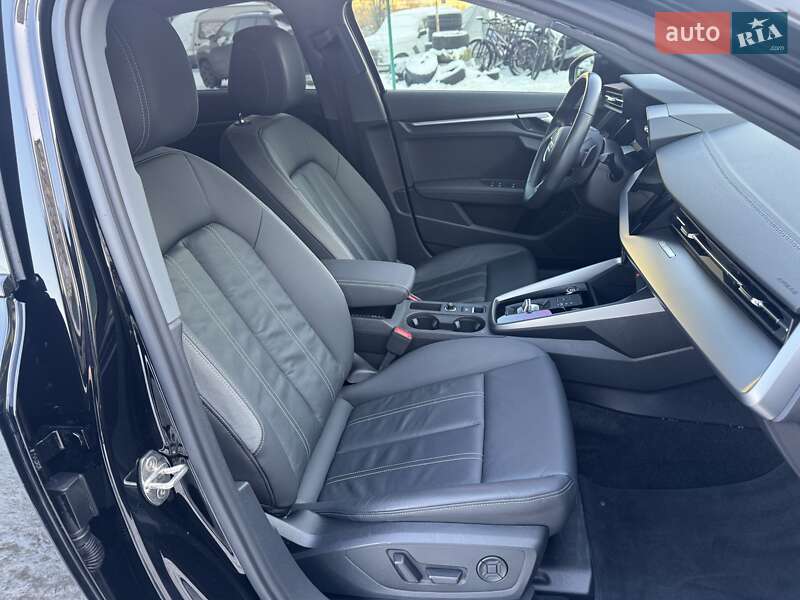 Седан Audi A3 2023 в Киеве