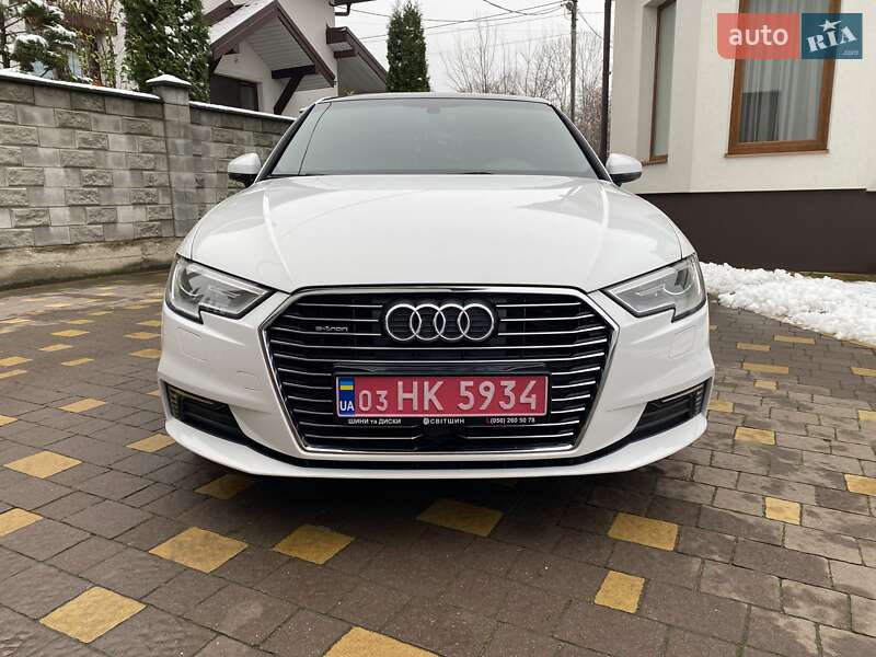 Хэтчбек Audi A3 2017 в Ровно