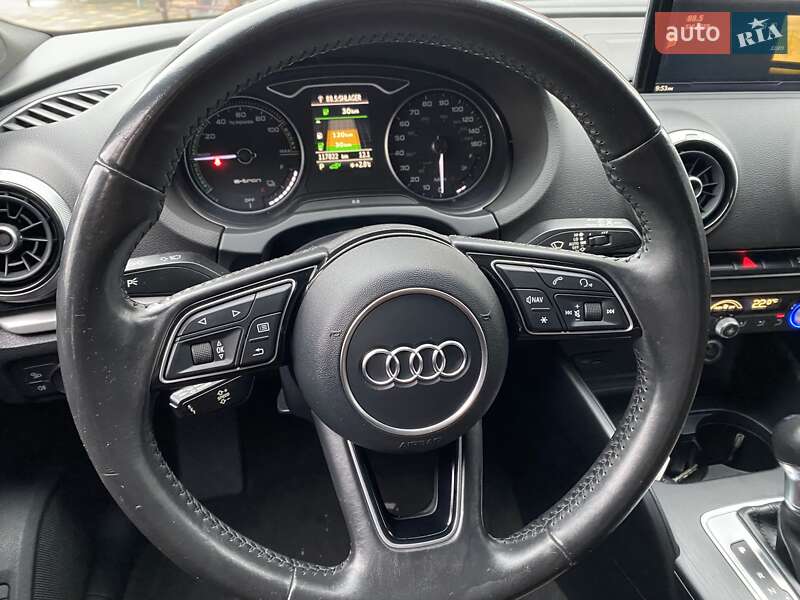 Хэтчбек Audi A3 2017 в Ровно