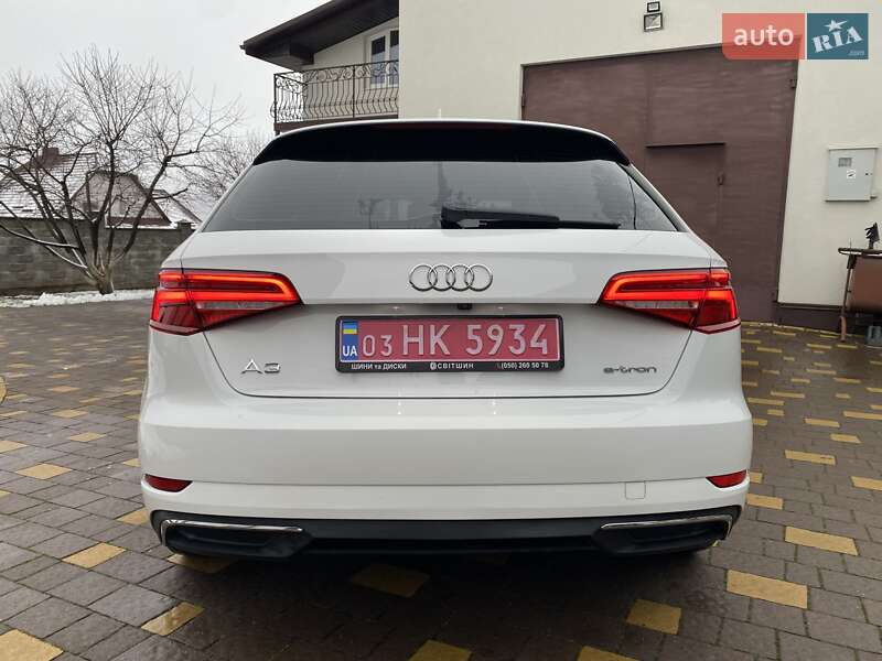 Хэтчбек Audi A3 2017 в Ровно